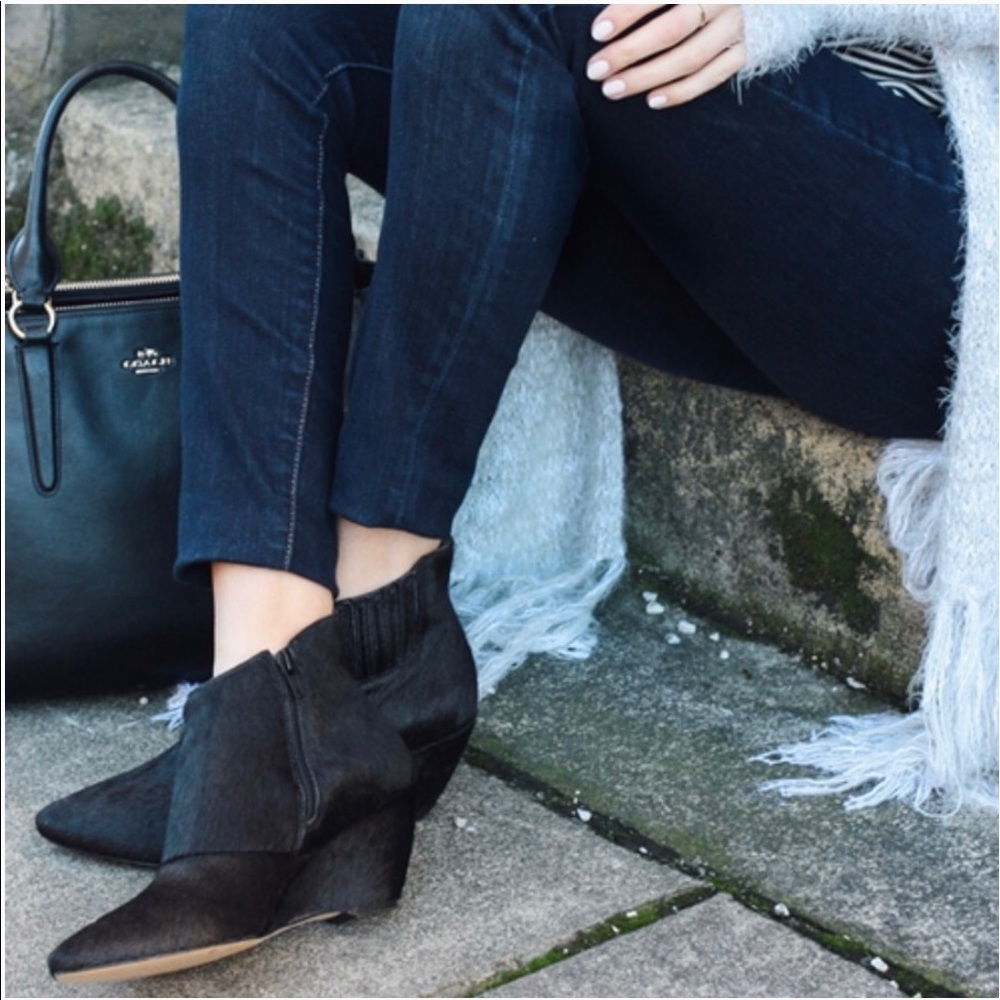 🔥 MATISSE Nugent Wedge Calf Hair Booties Black